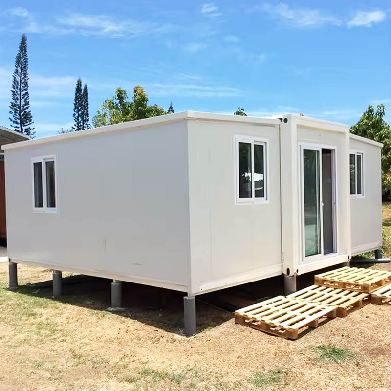 Quines són algunes maneres creatives de personalitzar una casa de contenidors militars?